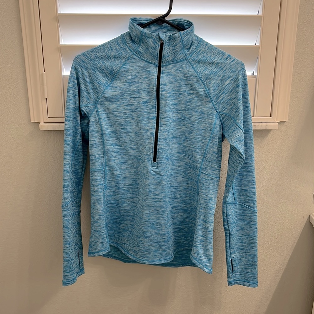 Activewear DSG long sleeve shirt. Size medium.